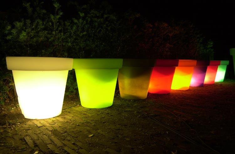 Pots lumineux couleur pour jardin