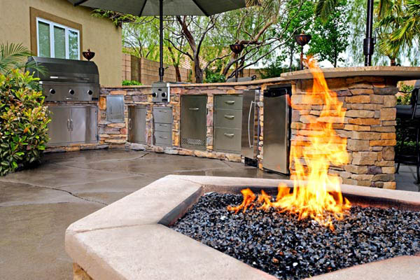 cuisine de jardin avec cheminée