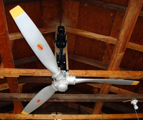 ventilateur de plafond hélice d'avion