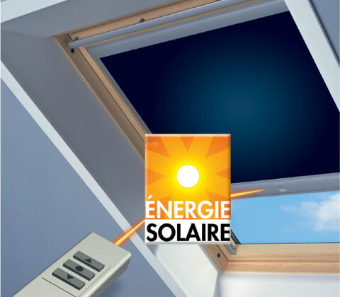 Store obscurcisant à énergie solaire Velux