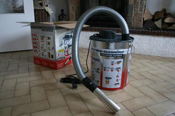 Aspirateur électrique à cendres froides / Aspirateur de cheminée