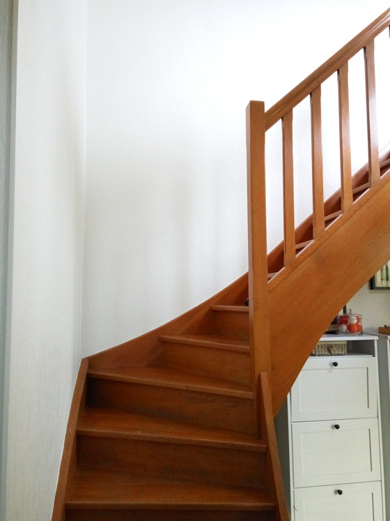 Comment peindre un escalier en bois - astuce facile