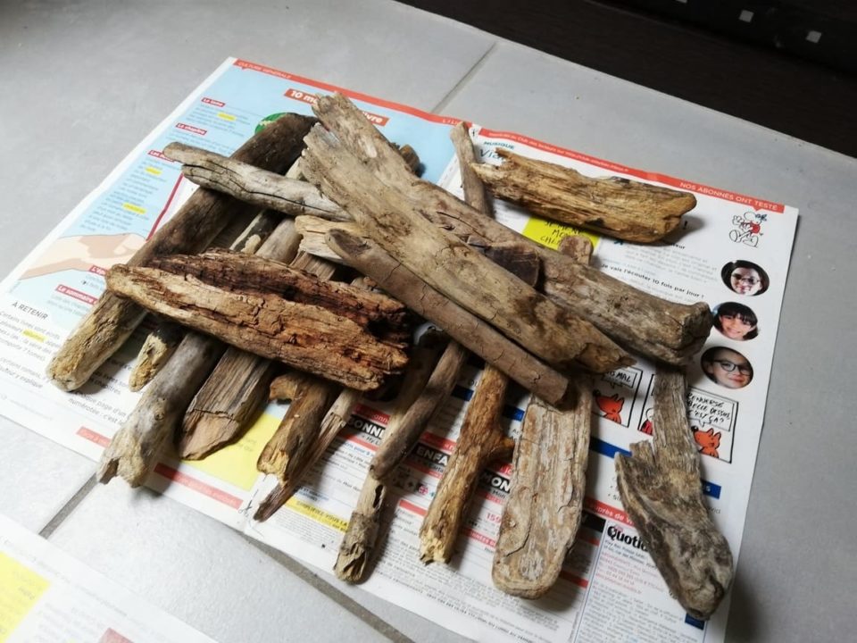 Comment fabriquer une lampe en bois flotté - Forumbrico