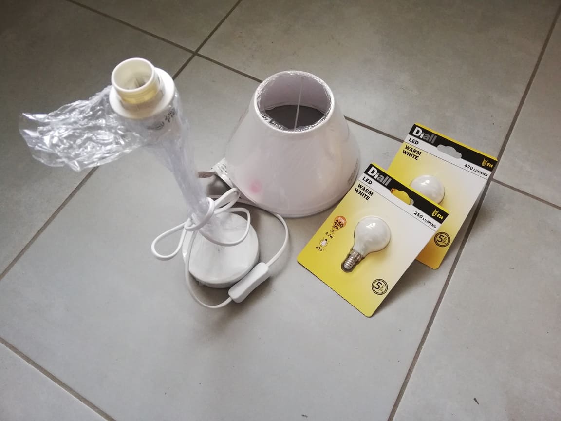 Comment fabriquer une lampe en bois flotté - Forumbrico