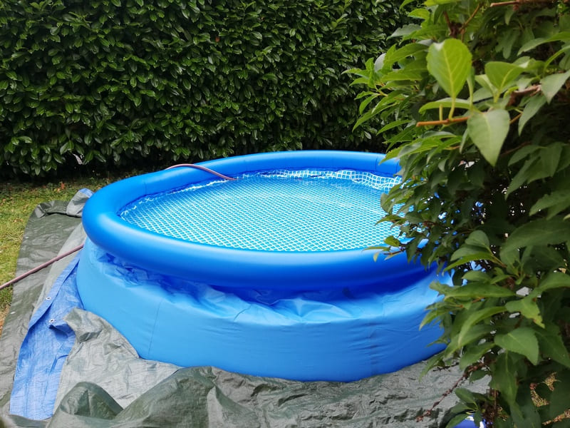 monter une piscine autoportante gonflable