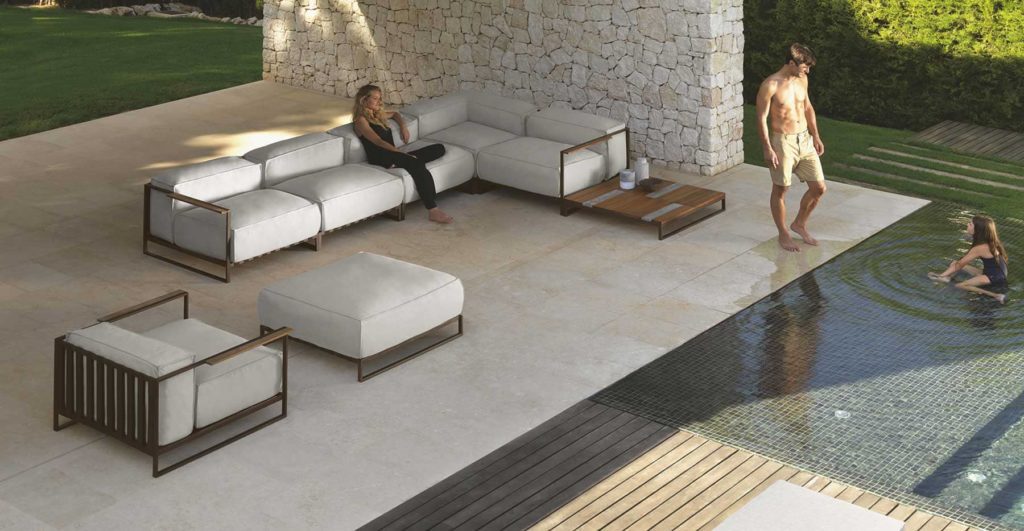 salon de jardin design piscine