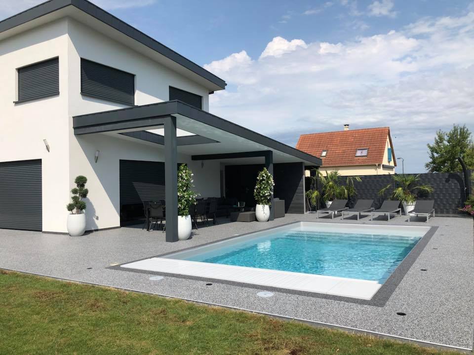 moquette pierre terrasse piscine