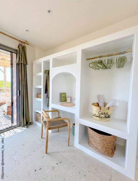 dressing avec espace bureau en béton cellulaire