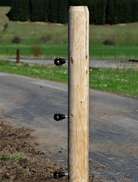 sceller poteau cloture