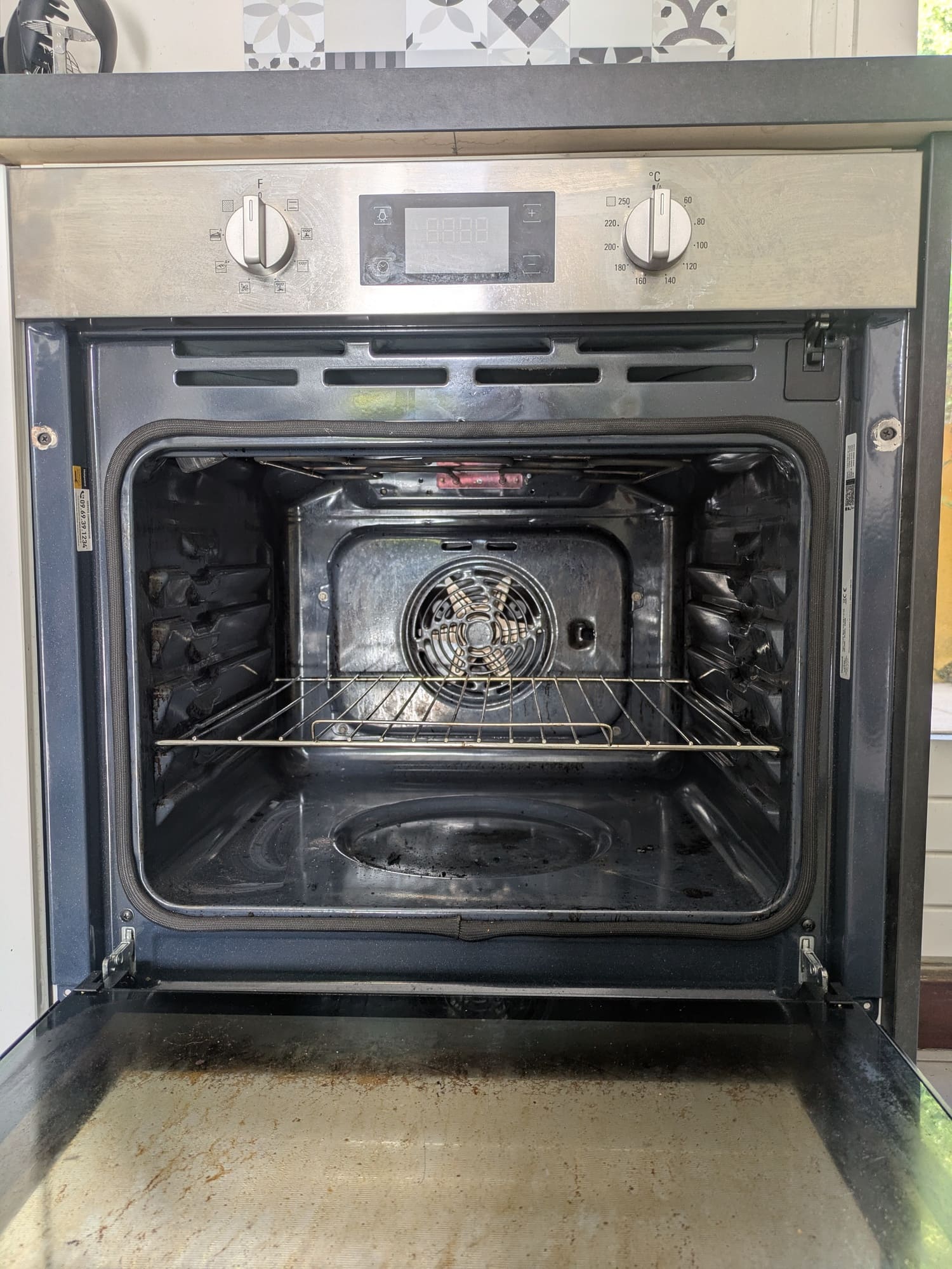 Enlever un four encastré