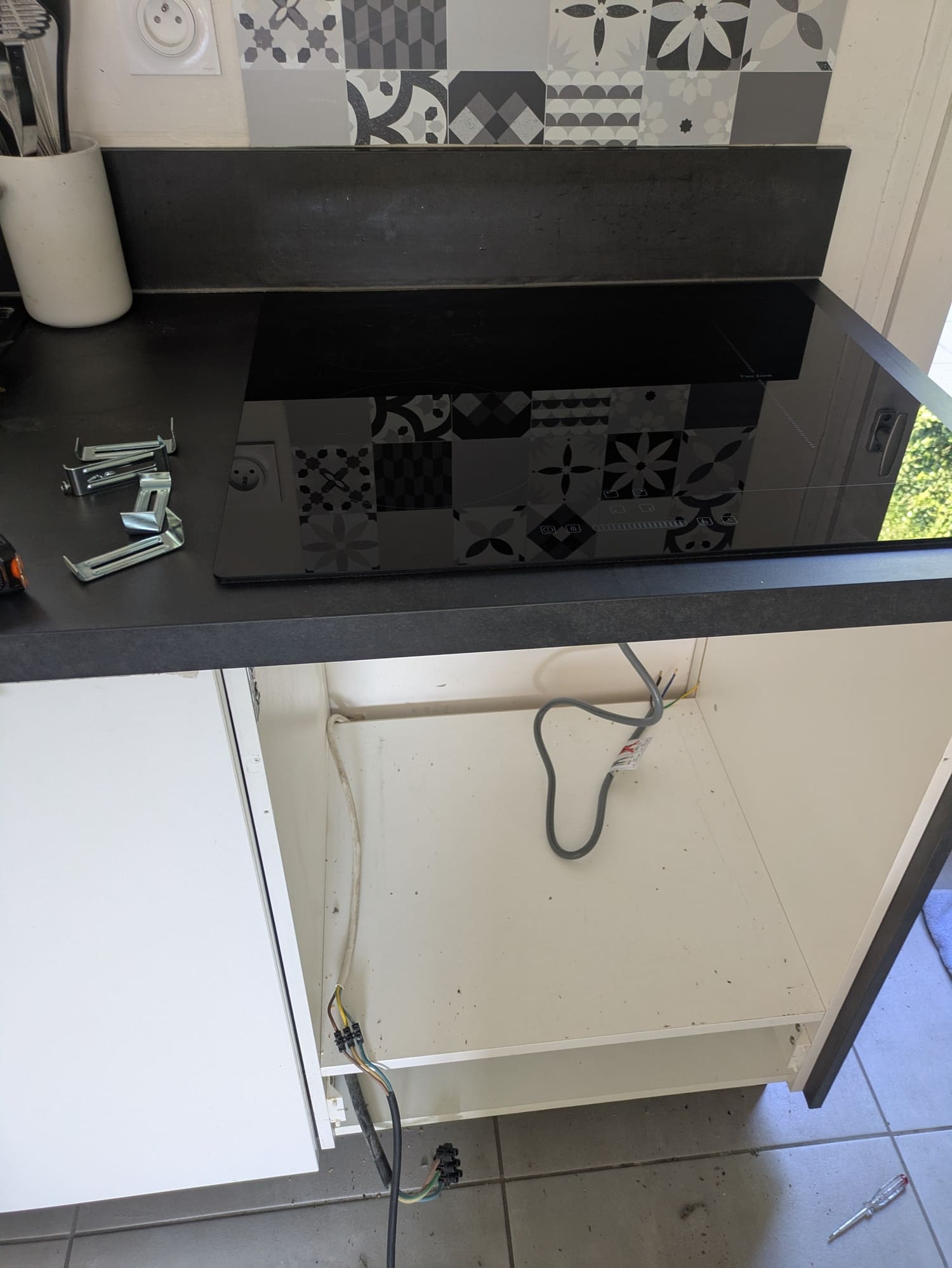 Remplacer une plaque vitro-céramique