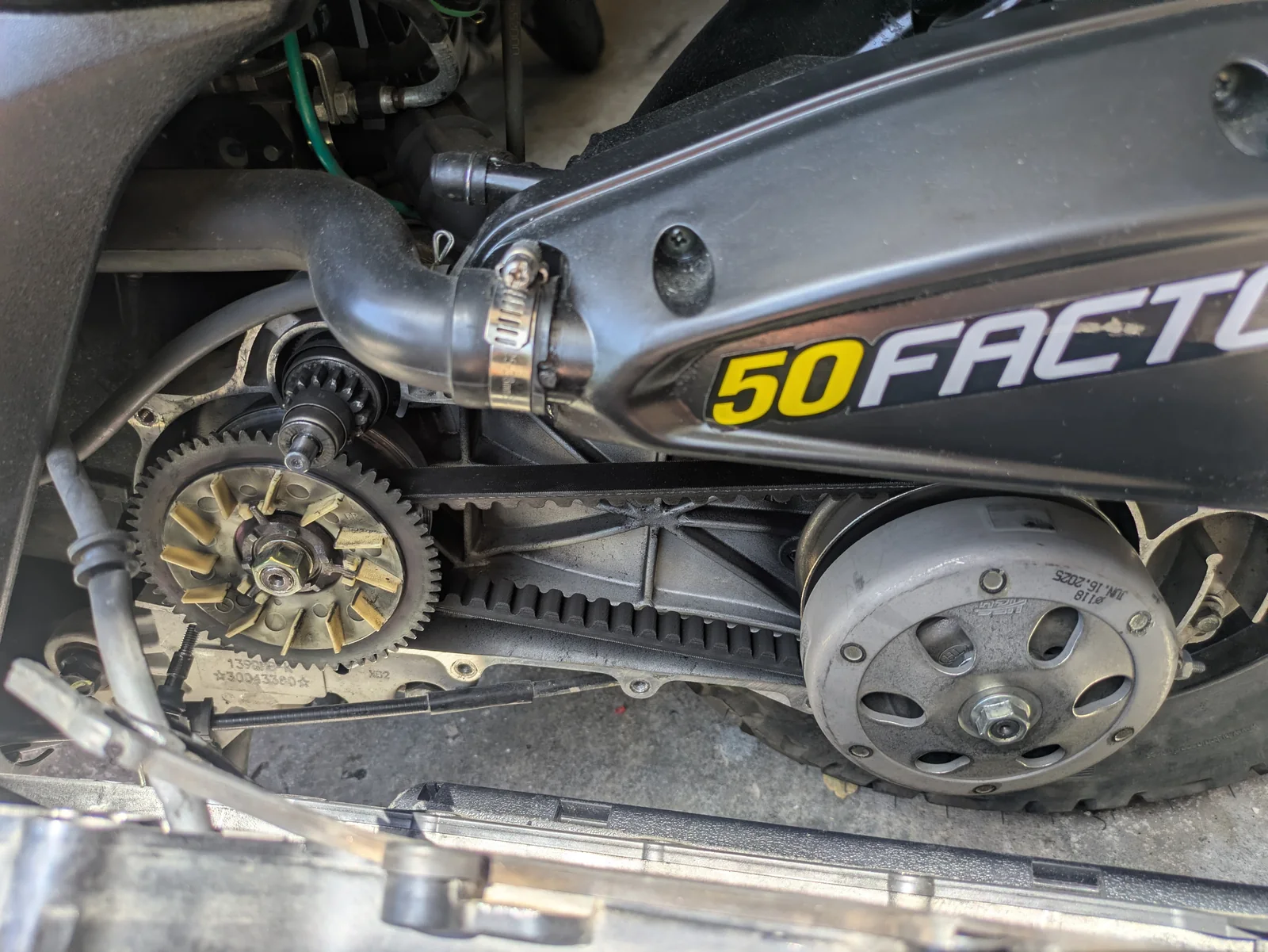 Caractéristiques de débrider scooter peugeot kisbee