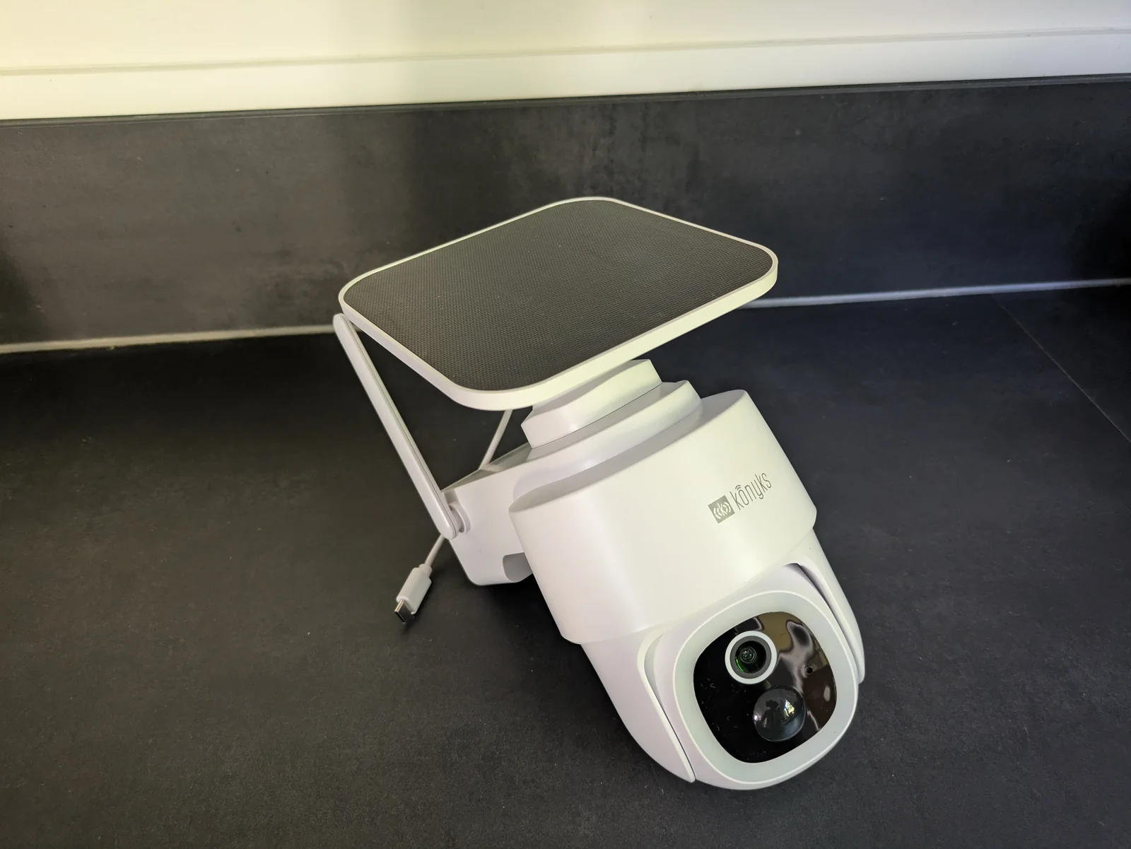 Présentation de installation caméra extérieure solaire konyks camini air