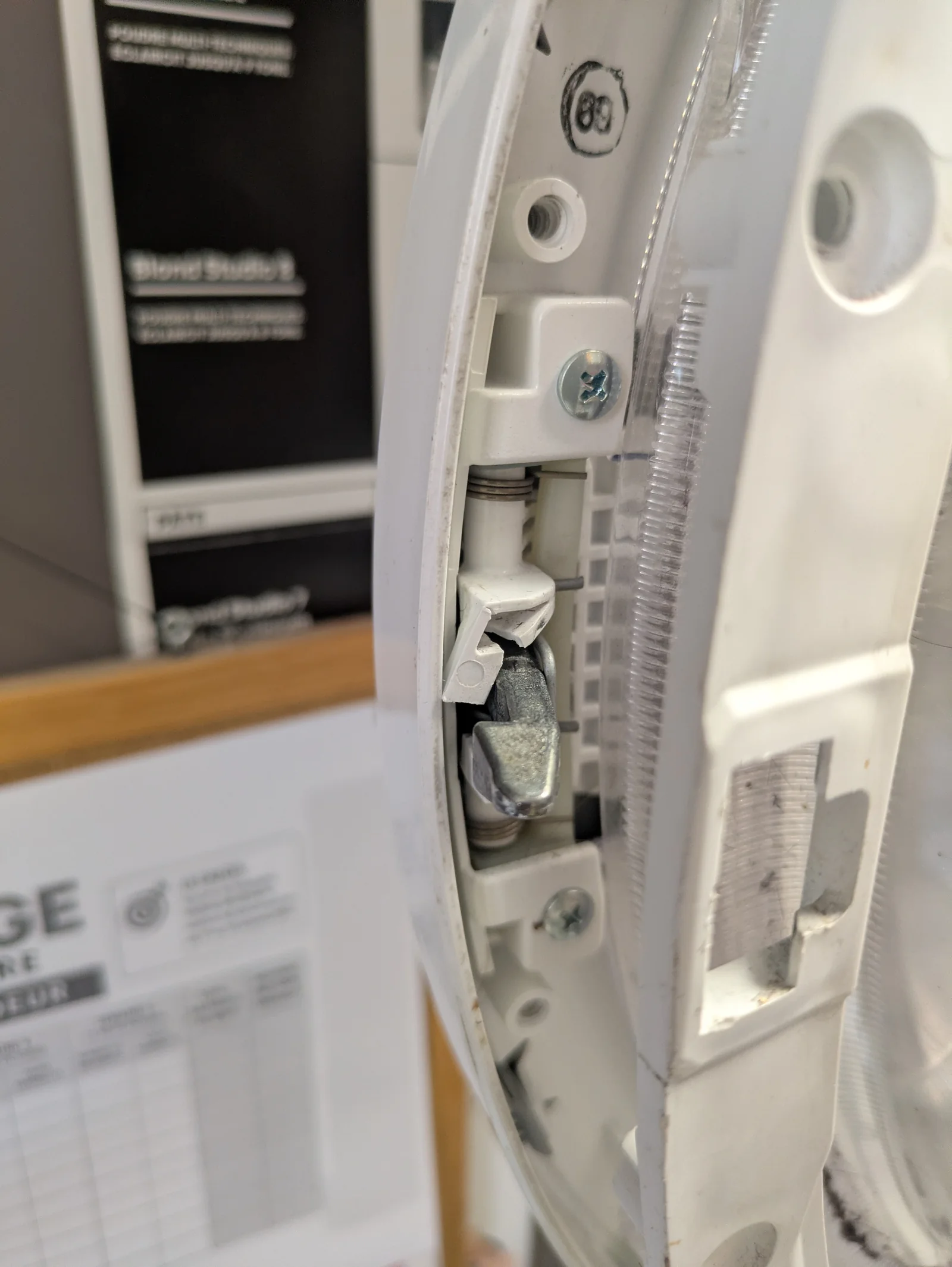 Vue rapprochée de changer poignée sèche linge lave linge